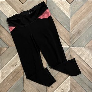 Old Navy active crop legging. Black size S.